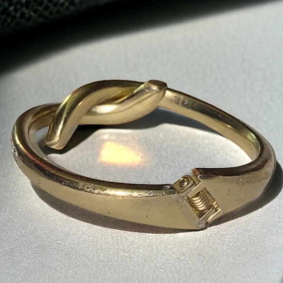 Vintage Knot CZ Rhinestone Gold Tone Clamper Bracelet - Picture 2 of 4